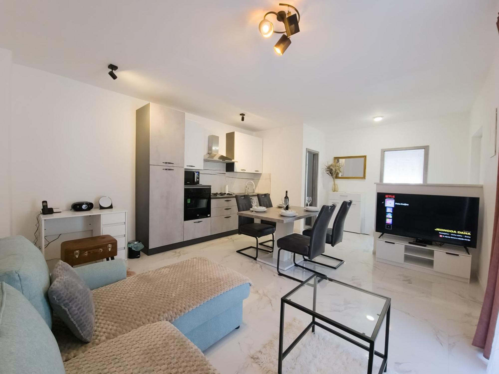 Apartament Ad Astra, *